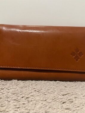 Patricia Nash Tan Leather Continental Wallet Clutch